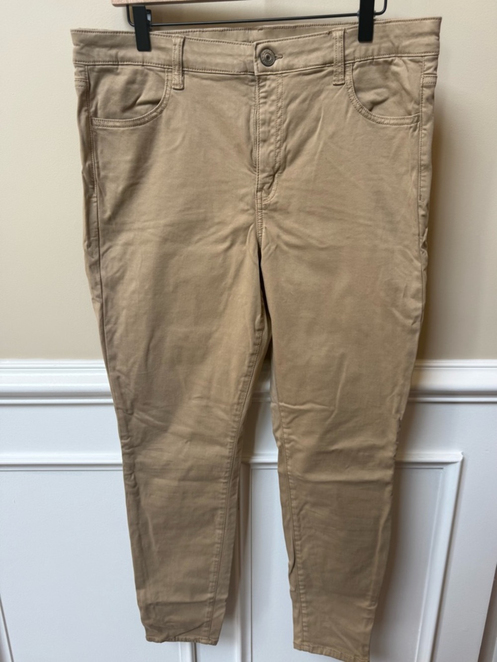 American Eagle Outfitters Tan Chino Pants